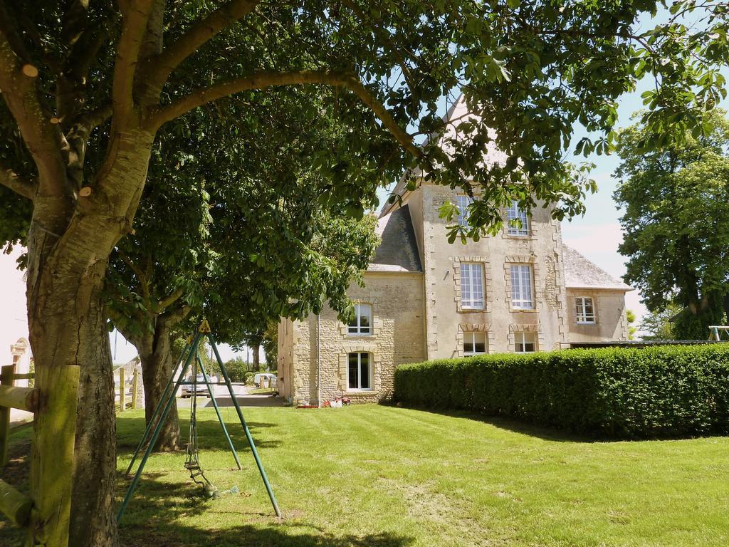 Chateau Turgot Gites Bons-Tassily Oda fotoğraf